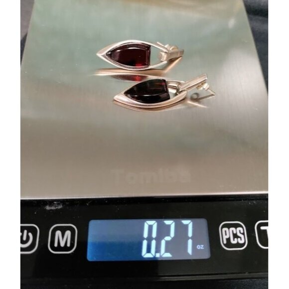 Vintage Silver and Baltic Amber Small Dangle Earrings - Picture 10 of 11